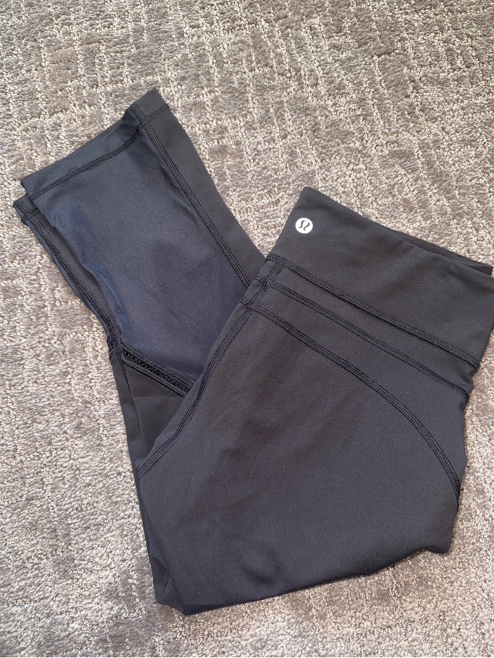 lululemon athletica Cropped/ Capri Black Performance Leggings size 6